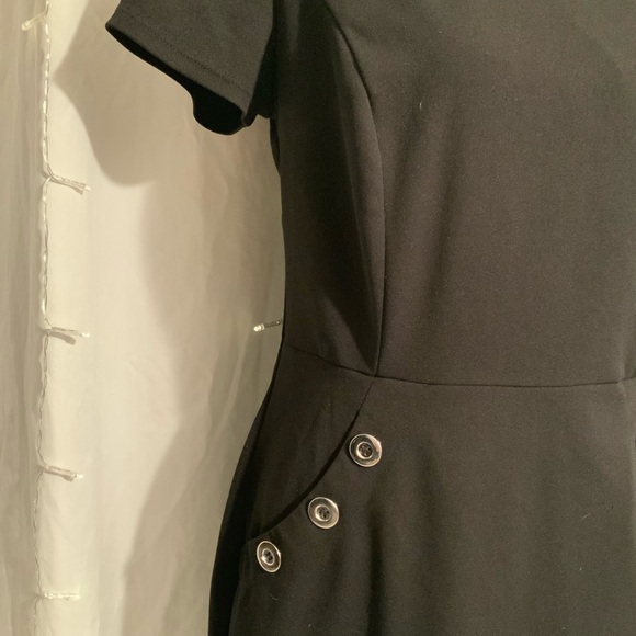 Black dress - Picture 2 of 3